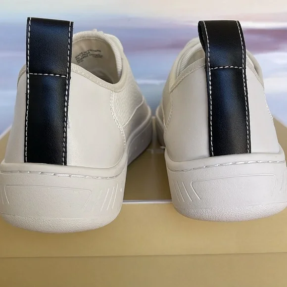 MICHAEL KORS SHEA LACE UP
FAUX LEATHER
49R4SHFS1L
Fashion Sneakers - Picture 13 of 16